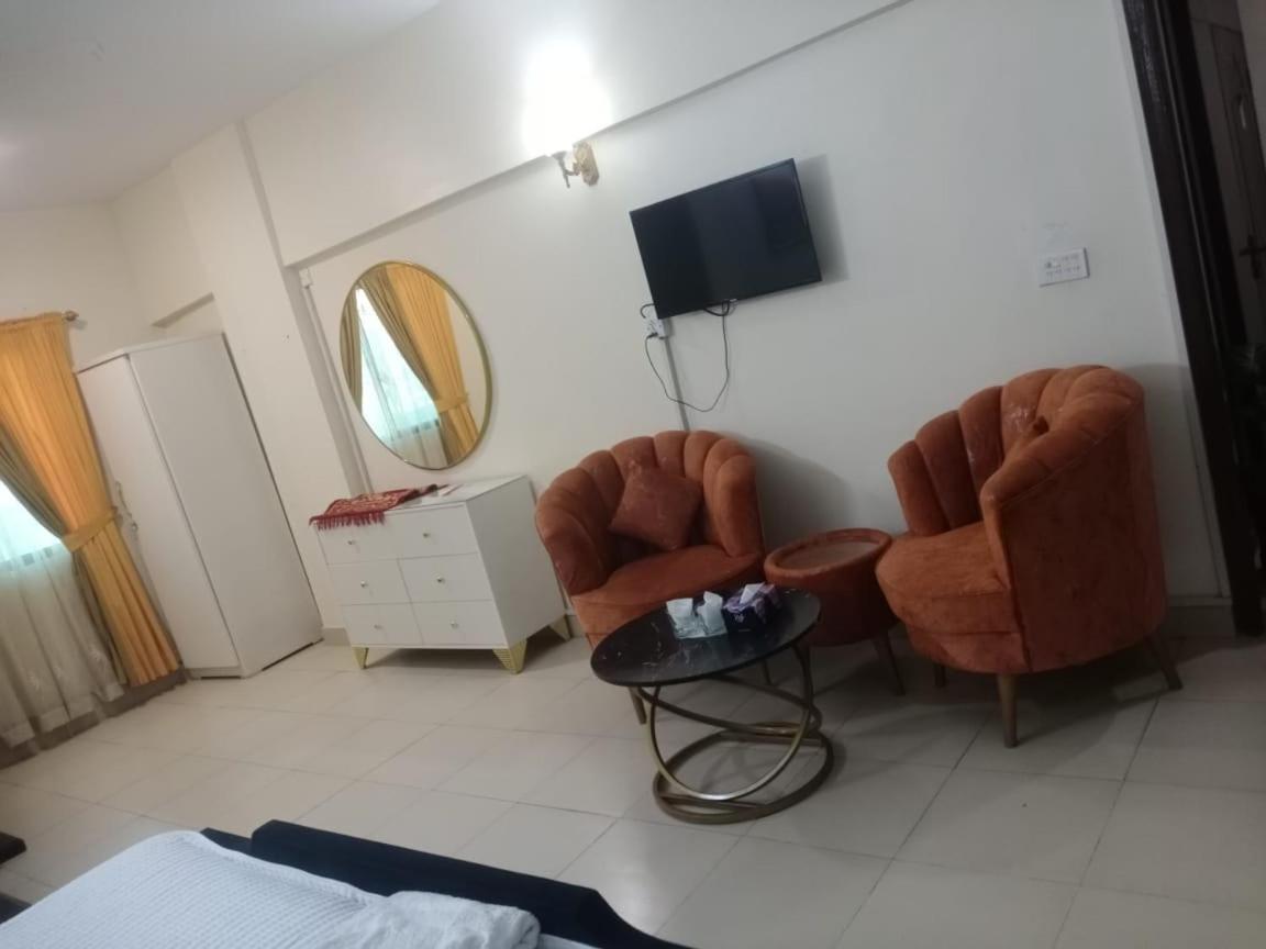 Goho Rooms 10Th Commercial Karacsi Szoba fotó