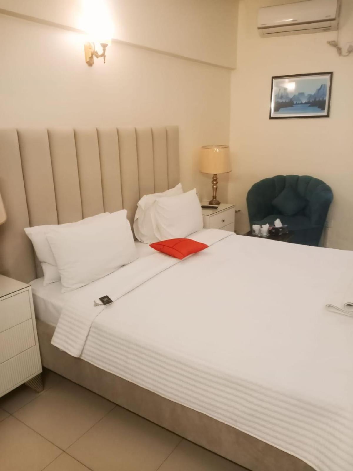 Goho Rooms 10Th Commercial Karacsi Szoba fotó